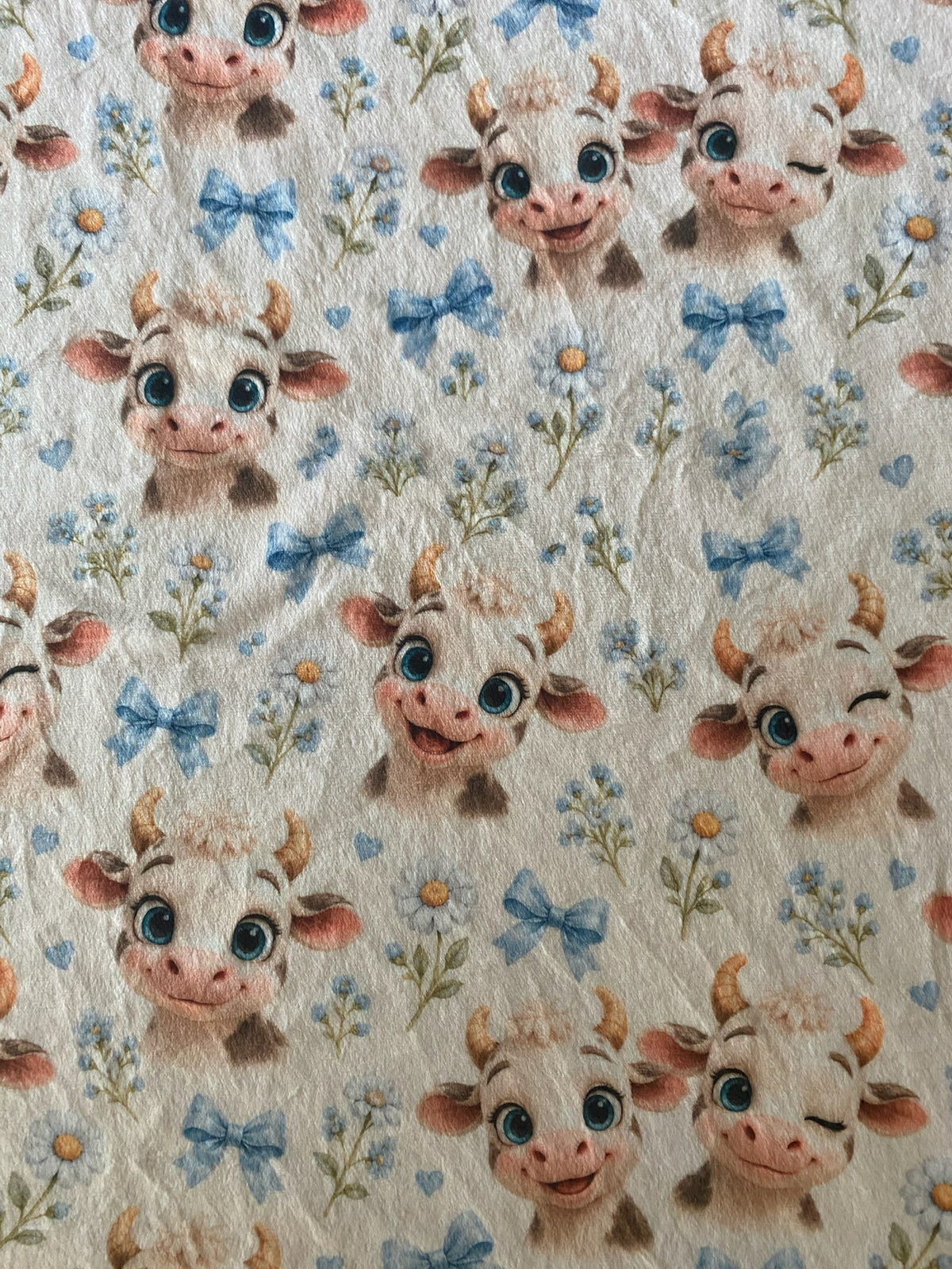Couverture Squish enfant – Petites vaches coquettes - bleu