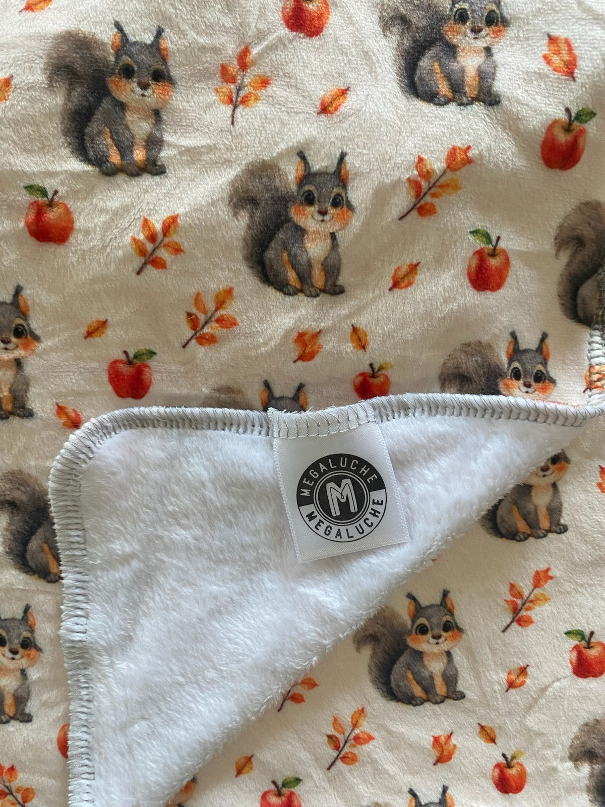 Couverture Squish enfant – Écureuils espièges